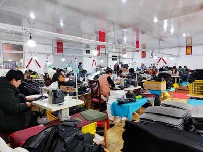 新春走基層丨鄉(xiāng)村微工廠托起群眾致富夢